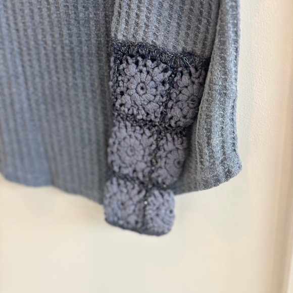 Free People Women's mistletoe Crochet Cuff Thermal Long Sleeve Top Blue Size XS - Picture 5 of 9